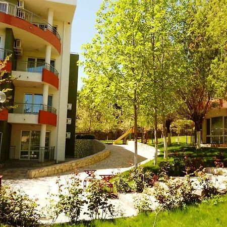 In Green Fort Апартаменты Солнечный берег